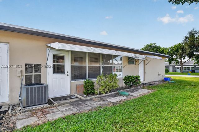 867 North Dr B, Delray Beach, FL 33445