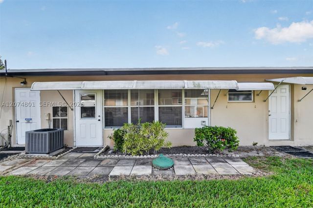 867 North Dr B, Delray Beach, FL 33445