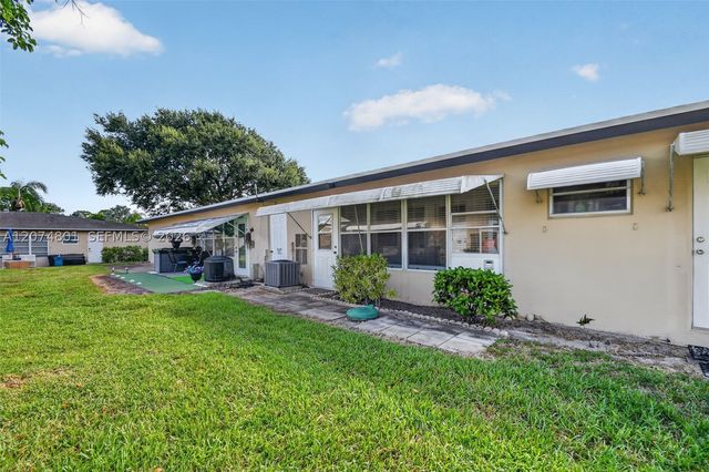 867 North Dr B, Delray Beach, FL 33445