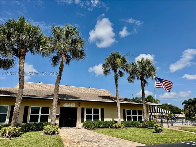 867 North Dr B, Delray Beach, FL 33445