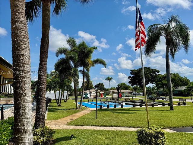 867 North Dr B, Delray Beach, FL 33445