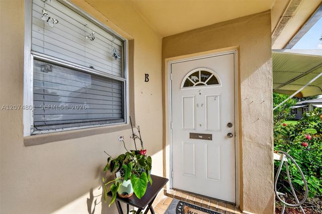 867 North Dr B, Delray Beach, FL 33445