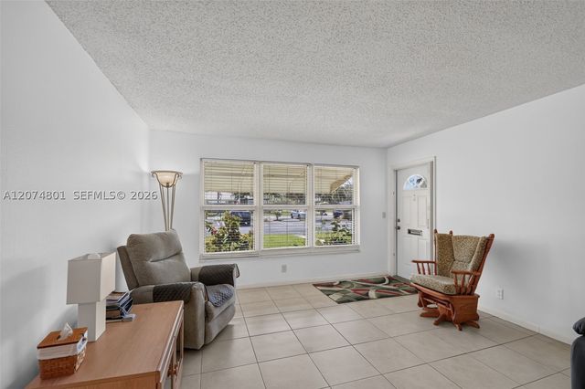 867 North Dr B, Delray Beach, FL 33445