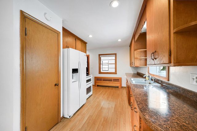 1020 Holley Avenue, Saint Paul Park, MN 55071