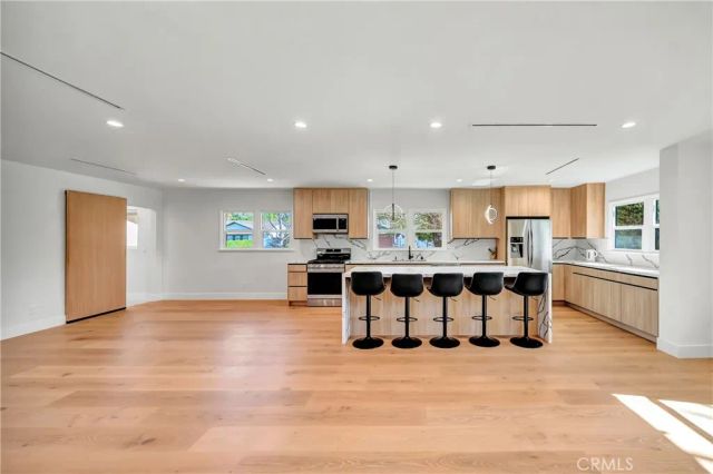 23635 Marylee st, Woodland Hills, CA 91367