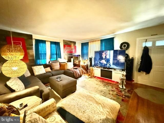 310 SILVERBROOK DR, Wilmington, DE 19804