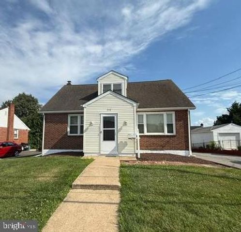 310 SILVERBROOK DR, Wilmington, DE 19804