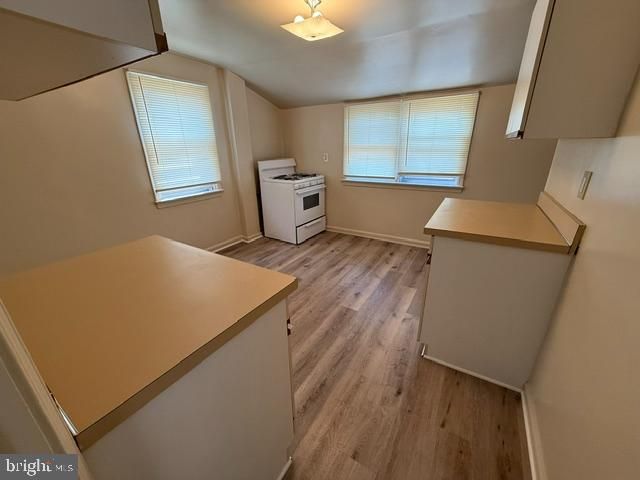 310 SILVERBROOK DR, Wilmington, DE 19804