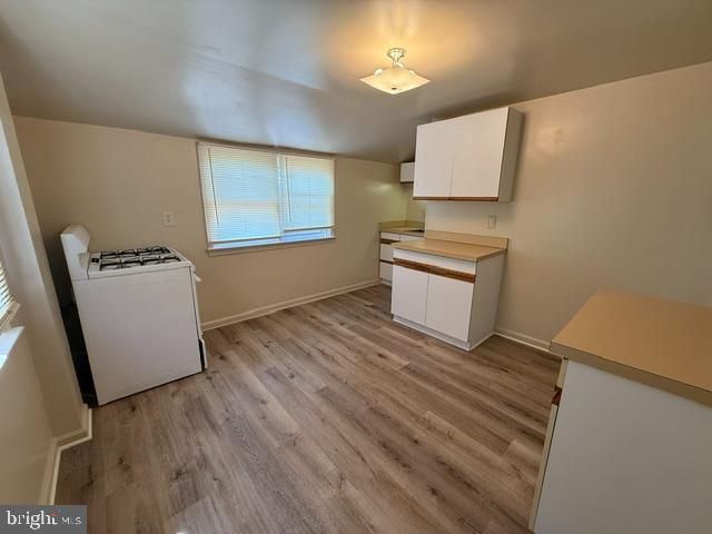 310 SILVERBROOK DR, Wilmington, DE 19804