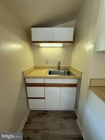 310 SILVERBROOK DR, Wilmington, DE 19804