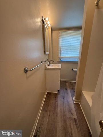 310 SILVERBROOK DR, Wilmington, DE 19804