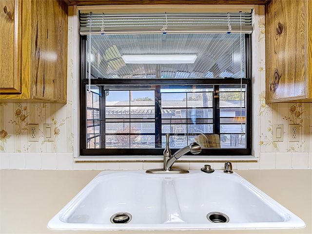 6561 CHINABERRY DR NE, Winter Haven, FL 33881