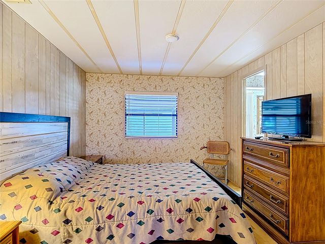 6561 CHINABERRY DR NE, Winter Haven, FL 33881