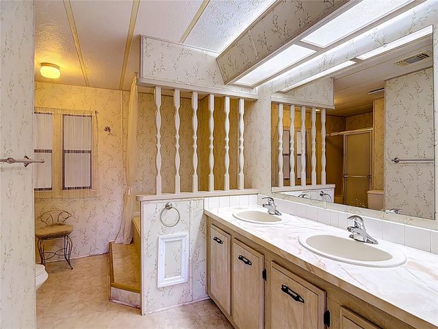 6561 CHINABERRY DR NE, Winter Haven, FL 33881