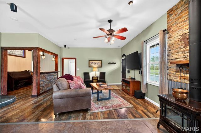 16731 Baumann Lane, Warrenton, MO 63383