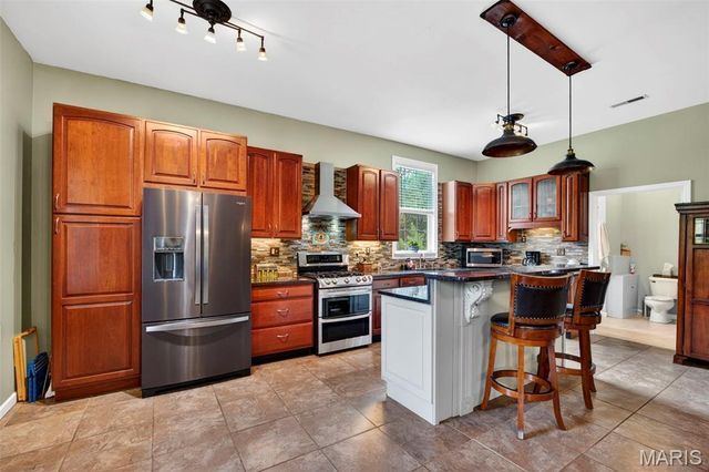 16731 Baumann Lane, Warrenton, MO 63383