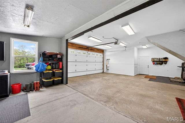 16731 Baumann Lane, Warrenton, MO 63383