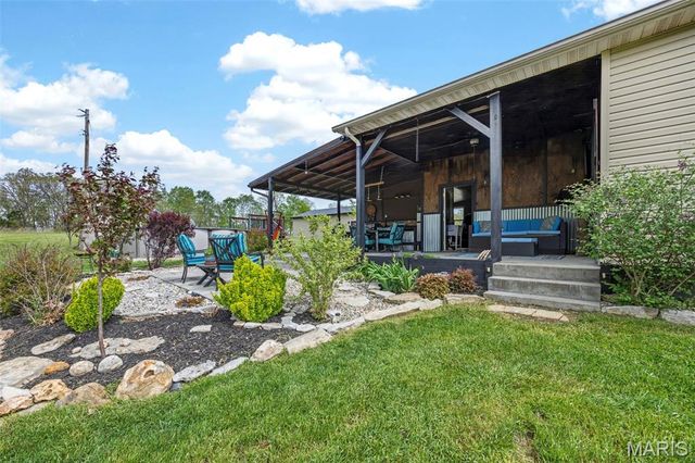 16731 Baumann Lane, Warrenton, MO 63383