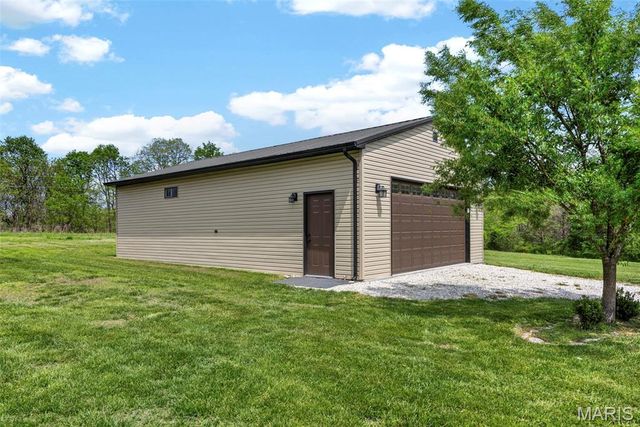 16731 Baumann Lane, Warrenton, MO 63383