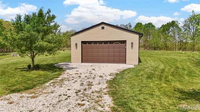 16731 Baumann Lane, Warrenton, MO 63383