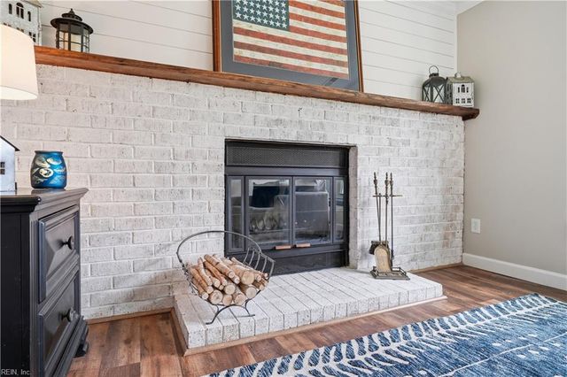 3805 Meadowbridge LN, Virginia Beach, VA 23452