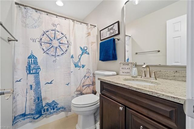 3805 Meadowbridge LN, Virginia Beach, VA 23452