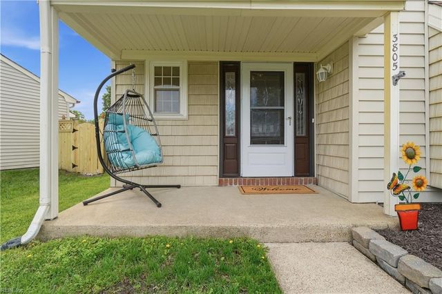 3805 Meadowbridge LN, Virginia Beach, VA 23452