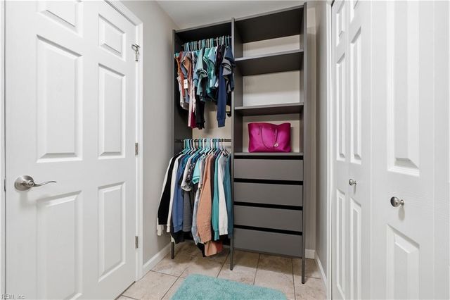 3805 Meadowbridge LN, Virginia Beach, VA 23452