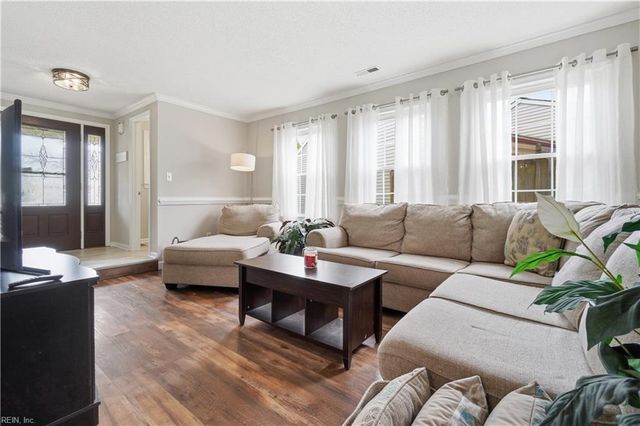 3805 Meadowbridge LN, Virginia Beach, VA 23452