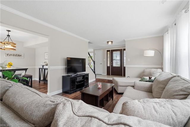 3805 Meadowbridge LN, Virginia Beach, VA 23452