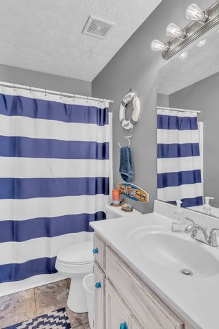 2450 Scotty Parker Rd, Portland, TN 37148