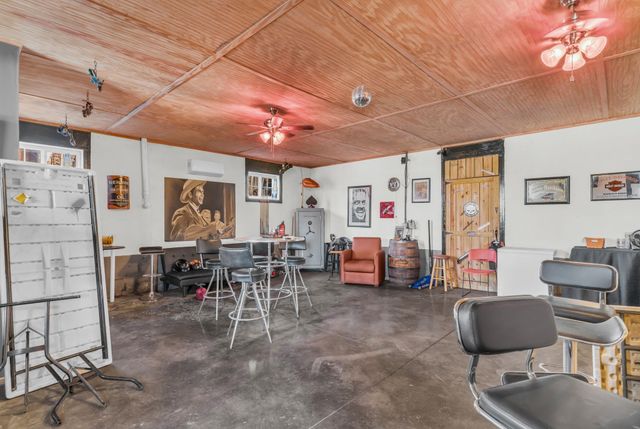 2450 Scotty Parker Rd, Portland, TN 37148