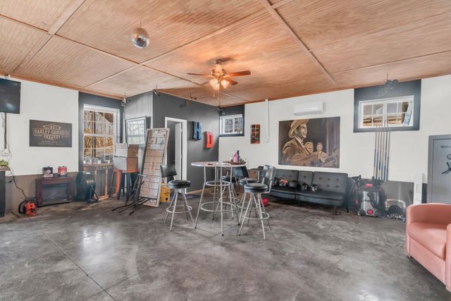 2450 Scotty Parker Rd, Portland, TN 37148