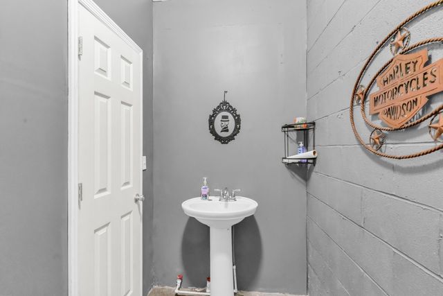 2450 Scotty Parker Rd, Portland, TN 37148