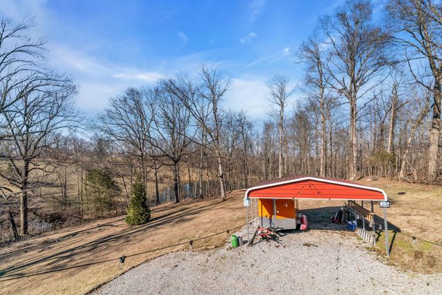 2450 Scotty Parker Rd, Portland, TN 37148
