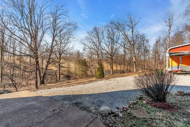 2450 Scotty Parker Rd, Portland, TN 37148
