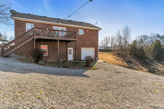 2450 Scotty Parker Rd, Portland, TN 37148