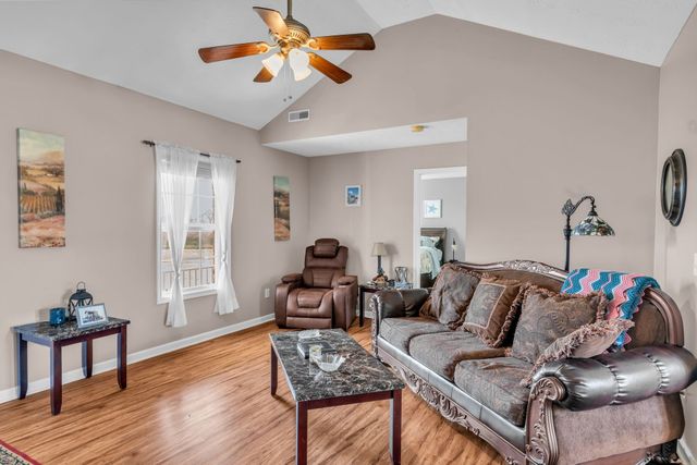 2450 Scotty Parker Rd, Portland, TN 37148