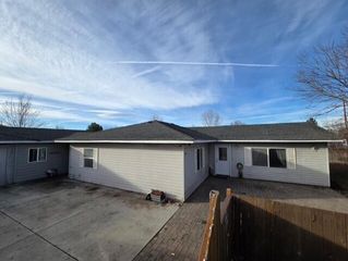 2310 W Antler Avenue, Redmond, OR 97756