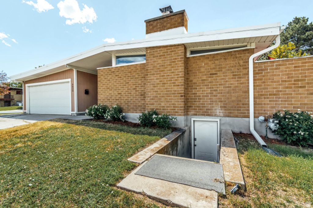 Image 3 of property listing at 3830 S MARKET ST, West Valley City, UT 84119