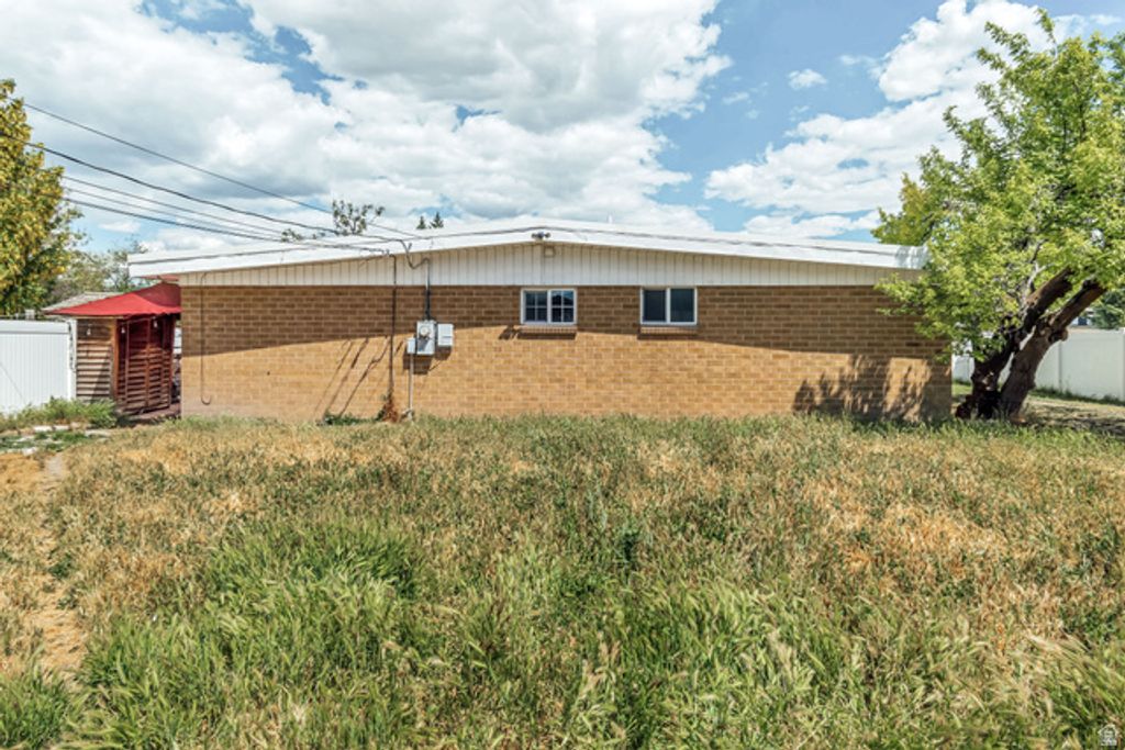 Image 7 of property listing at 3830 S MARKET ST, West Valley City, UT 84119