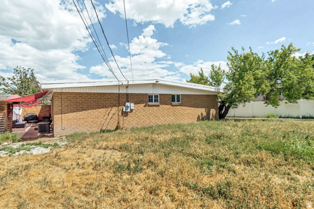 Image 8 of property listing at 3830 S MARKET ST, West Valley City, UT 84119