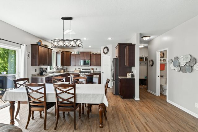 625 Kadler Avenue NE, Hanover, MN 55341