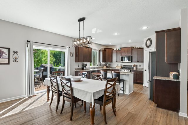 625 Kadler Avenue NE, Hanover, MN 55341