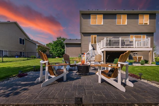 625 Kadler Avenue NE, Hanover, MN 55341