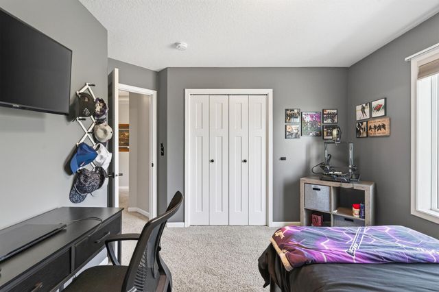 625 Kadler Avenue NE, Hanover, MN 55341