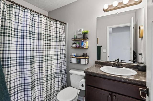 625 Kadler Avenue NE, Hanover, MN 55341