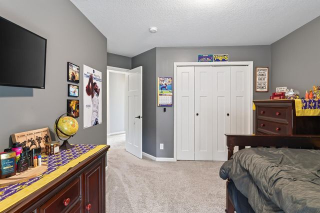 625 Kadler Avenue NE, Hanover, MN 55341