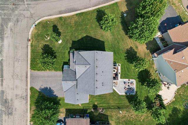 625 Kadler Avenue NE, Hanover, MN 55341