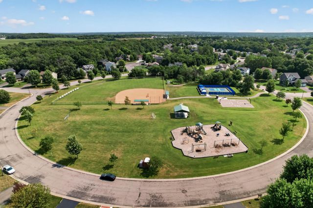 625 Kadler Avenue NE, Hanover, MN 55341